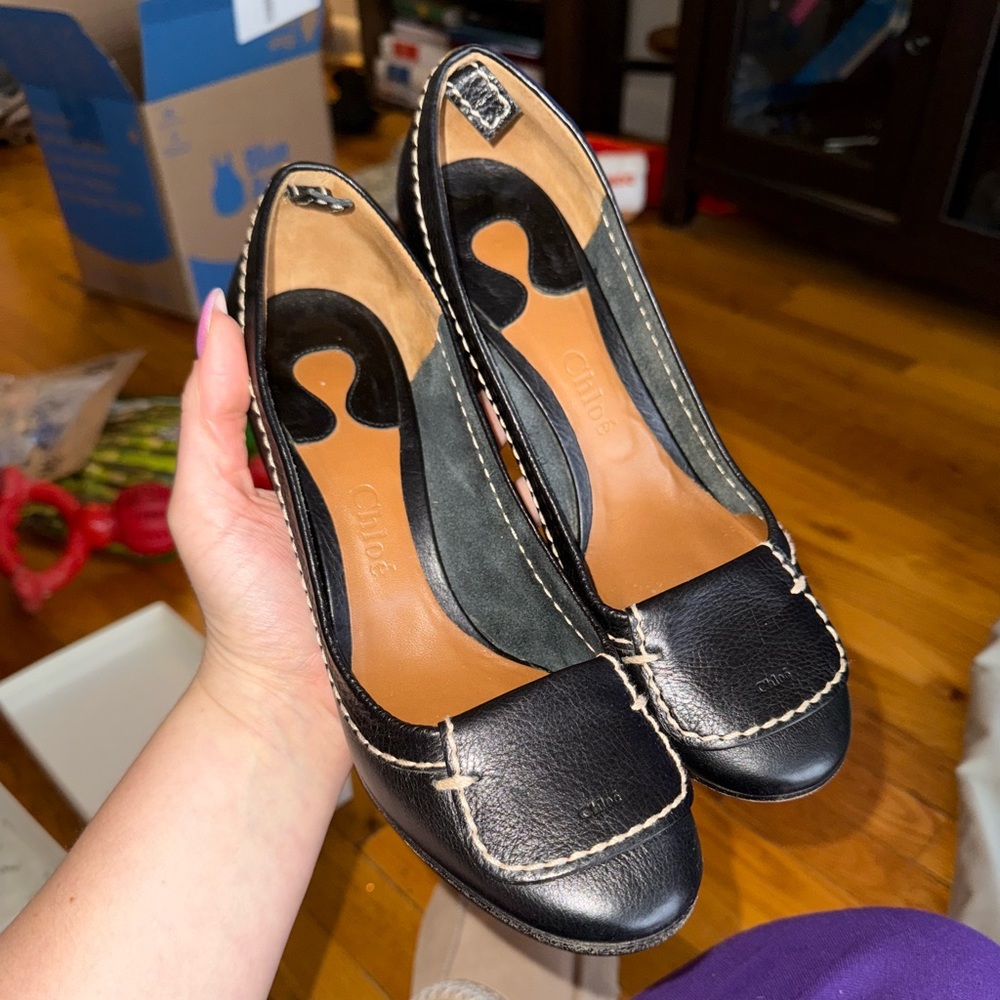 Chic Chloe Leather Women's Pumps